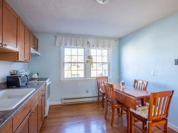 20 Beacon Ave APT 3, Newburyport, MA 01950