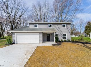 7176 Glendale Rd, North Ridgeville, OH 44039