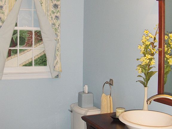 1/2 Bath