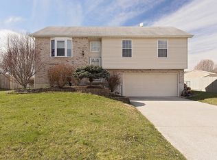 104 S Abby Ln, Mount Orab, OH 45154