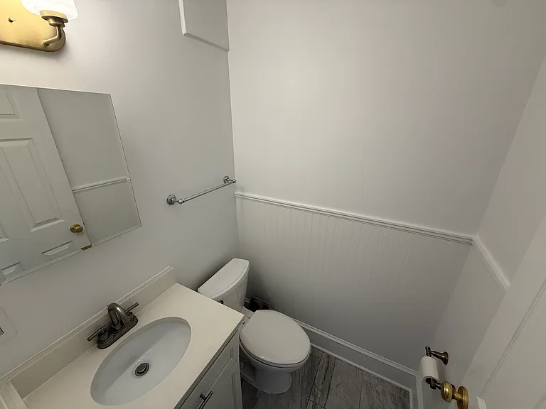 1318 Girard St NW — Photo 11