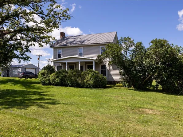 2371 Telephone Rd, Le Roy, NY 14482