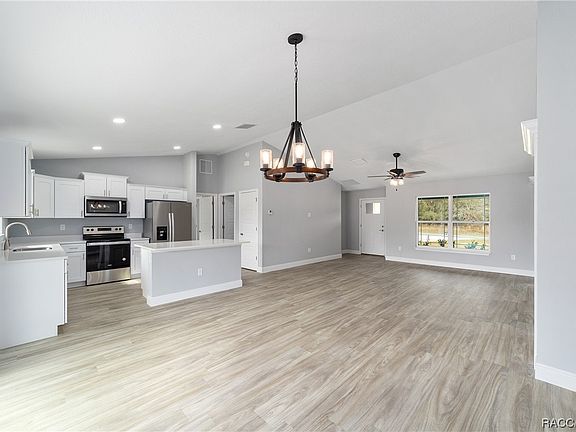 5th image of 574 E Sequoia Pl