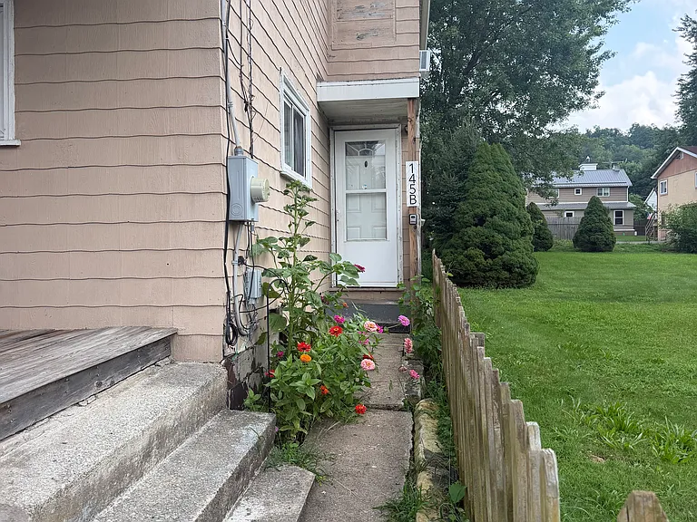 145 1st St #B — Photo 27