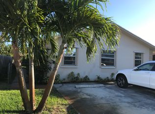 1565 W 28th St, Riviera Beach, FL 33404