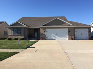 318 Butler Ln, Chatham, IL 62629