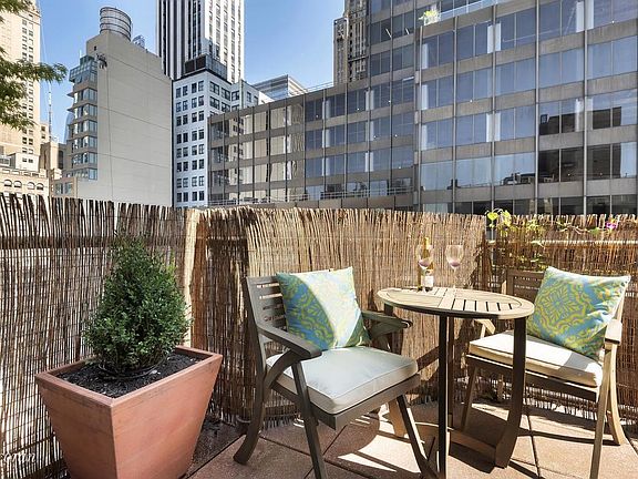4th image of 80 Park Ave APT 19G