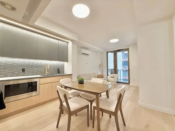 86 Schermerhorn Street image 4 of 11