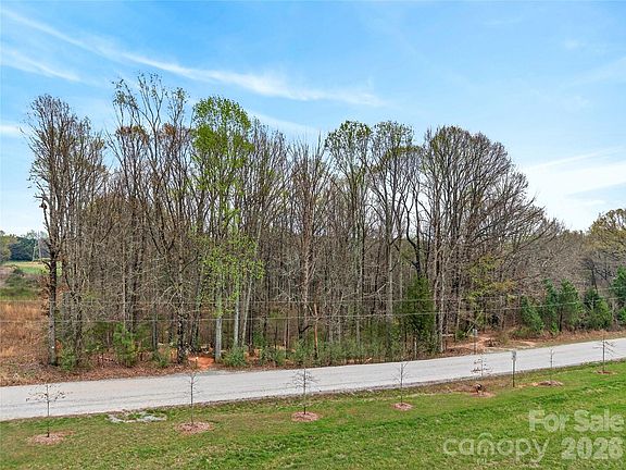 3rd image of 20926 Fisher Rd