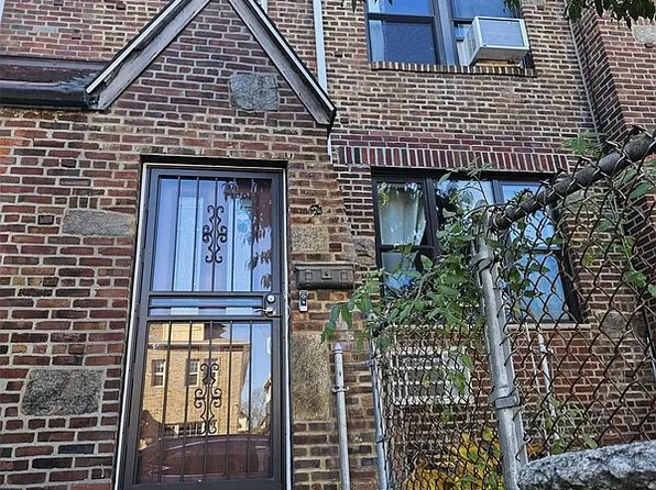 2642 91st St, East Elmhurst, NY 11369