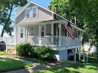 28 Indian Point Rd #A, Branford, CT 06405