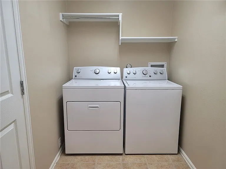 208 Hummingbird Ln — Photo 20