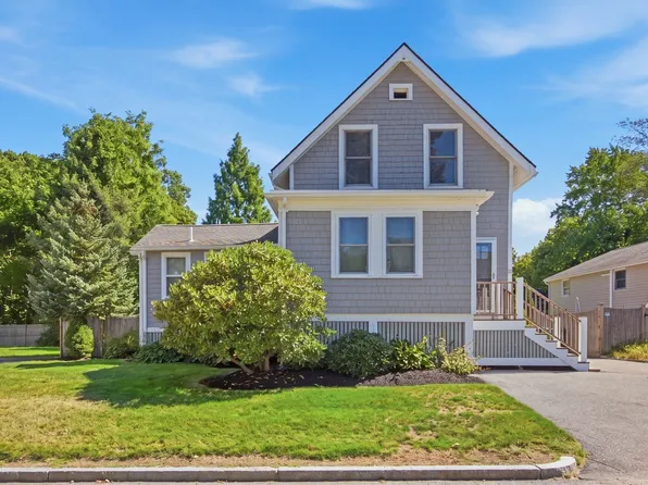 29 Canterbury Dr, Reading, MA 01867