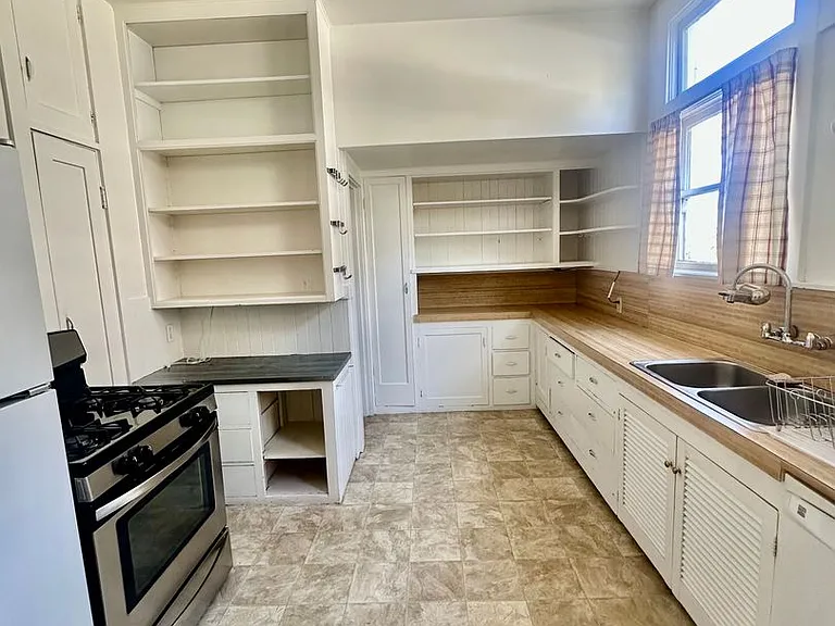 1512 Arch St — Photo 11
