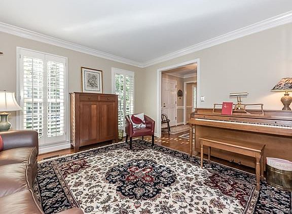 5th image of 2631 Oxborough Dr