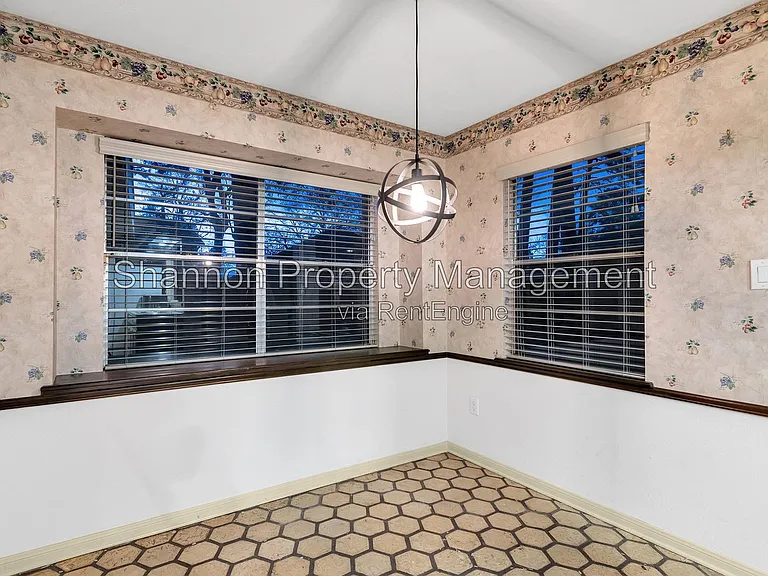 3810 Glenheather Dr — Photo 9