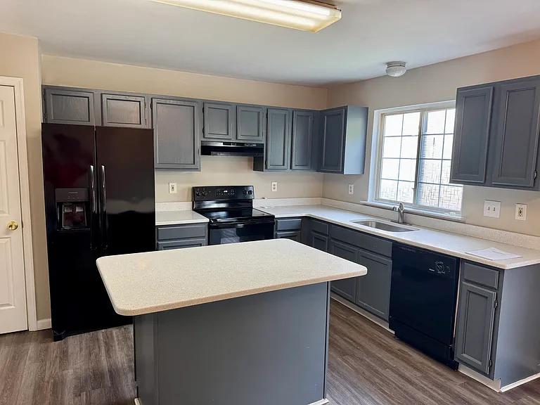 14 Spring Dr — Photo 6