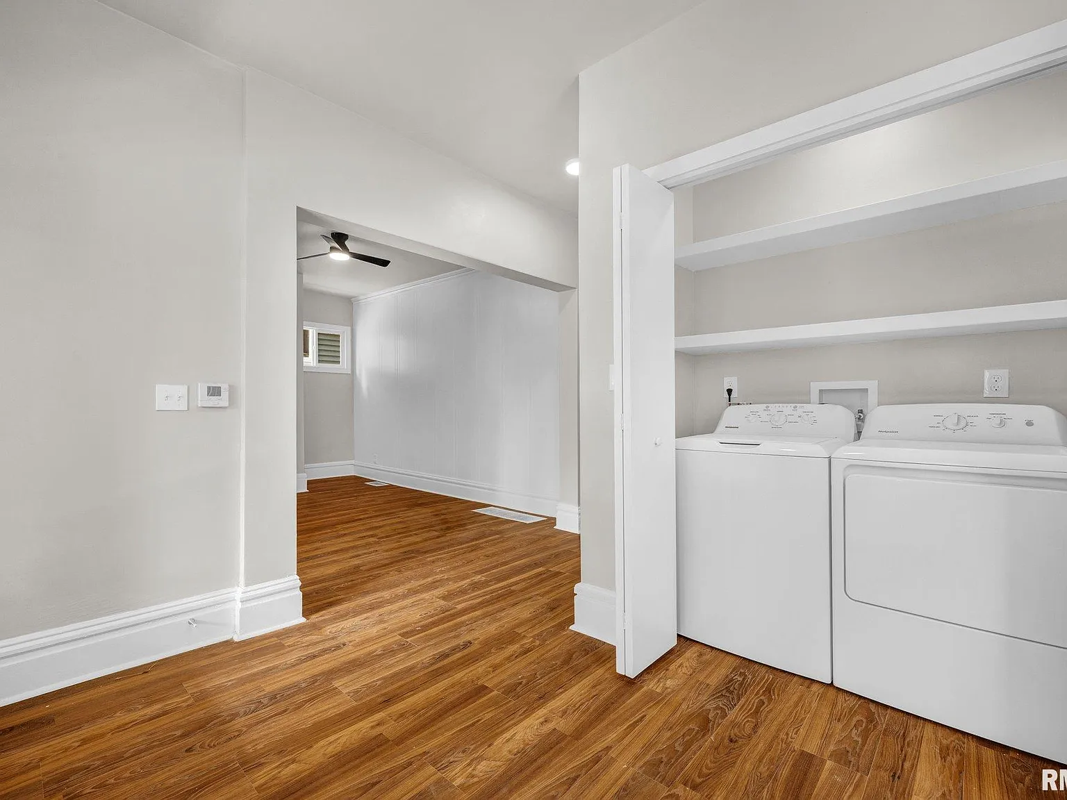 2 bed, 1.0 bath, 908 sqft, $1,200 — Photo 3