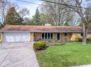 229 Hoffman Rd, Green Bay, WI 54301