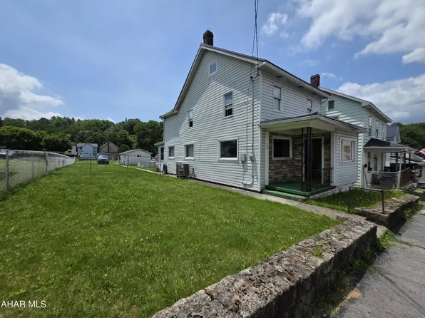 126 Forest St, Gallitzin, PA 16641