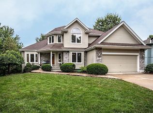 2931 S Victoria Ln, Blue Springs, MO 64015