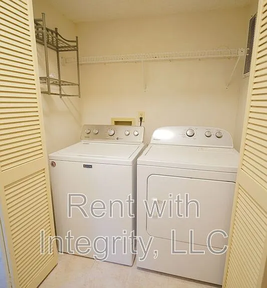 2335 Parrot Ln — Photo 20
