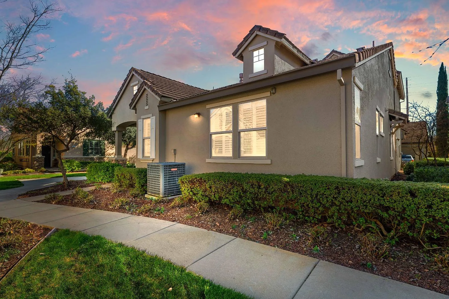 1009 Marseille Ln photo 1