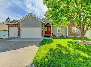1018 N Old Mill Rd, Independence, MO 64056