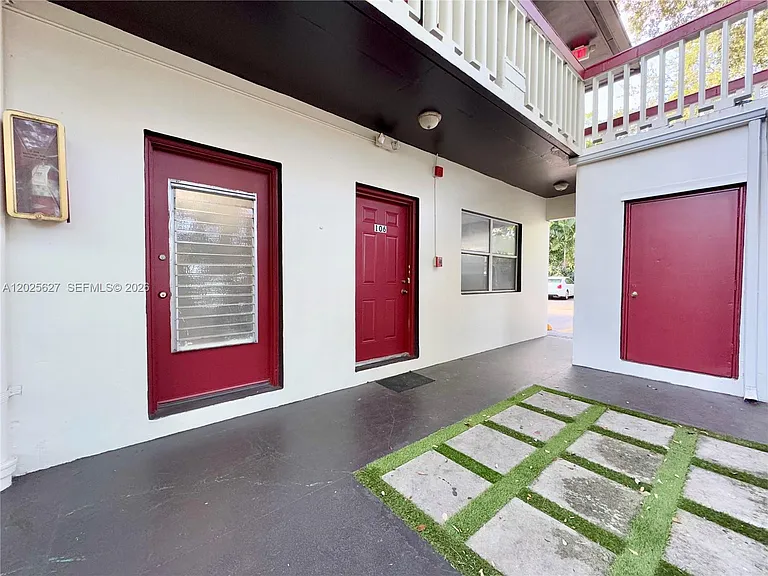 610 NE 123rd St #203 — Photo 7