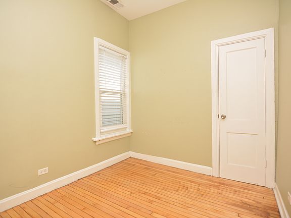 5th image of 1635 N Maplewood Ave #2