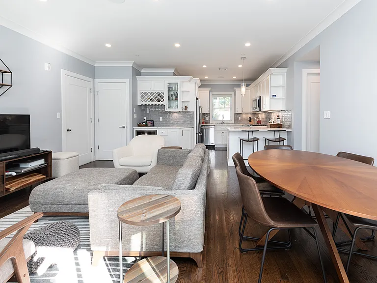 20 Fuller St #2 — Photo 2