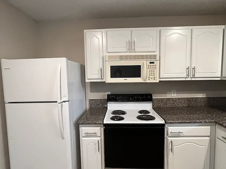 117 Sea Parc St #C — Photo 10