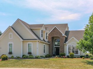 1708 River Lakes Rd N, Oconomowoc, WI 53066