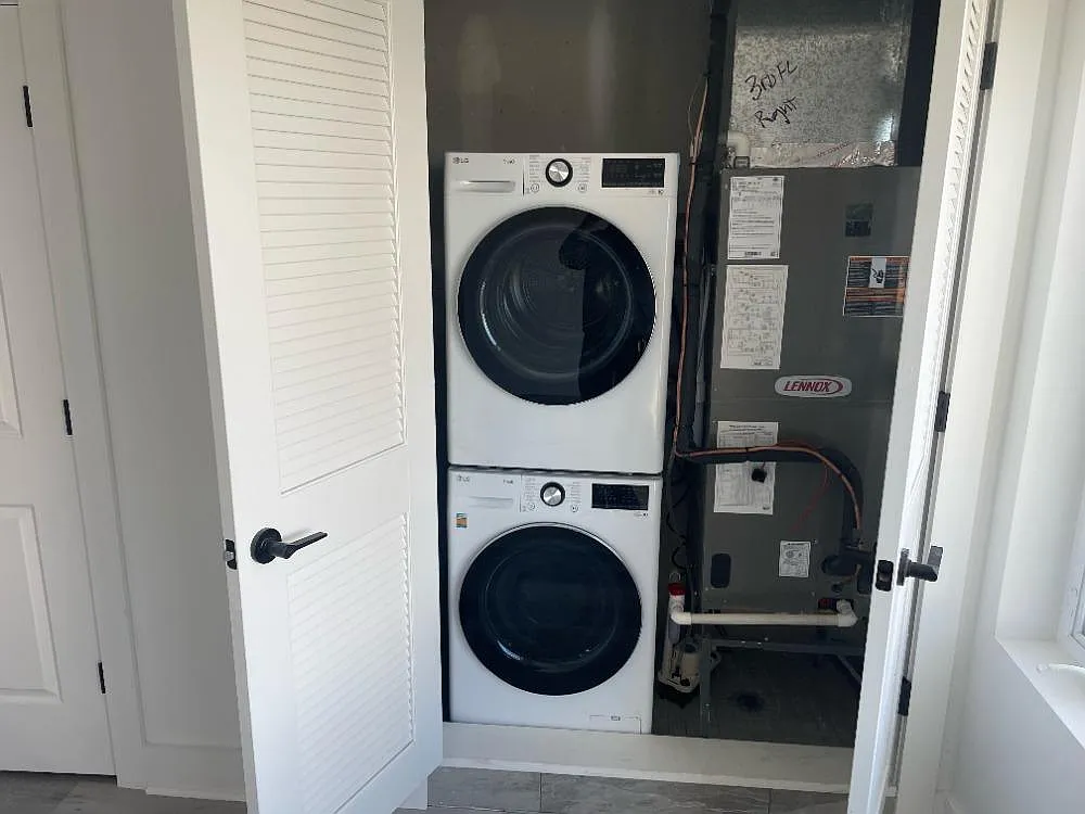 1 bed, 800 sqft, $1,350 — Photo 4