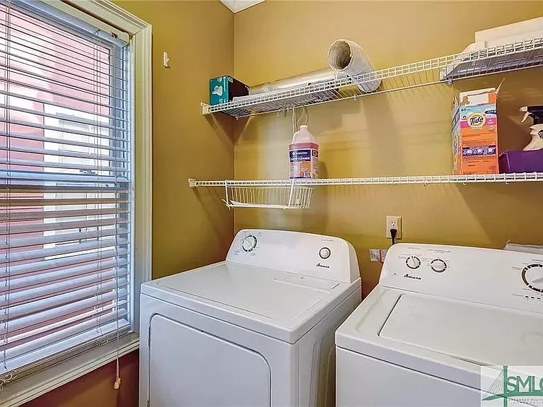 637 E Henry St #B — Photo 12