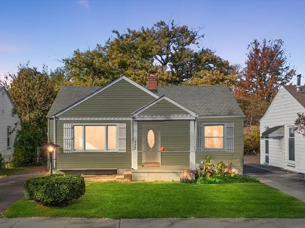 122 S Edgeworth Ave, Royal Oak, MI 48067
