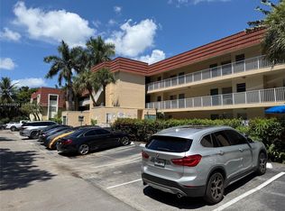1300 Moffett St APT 308, Hallandale, FL 33009