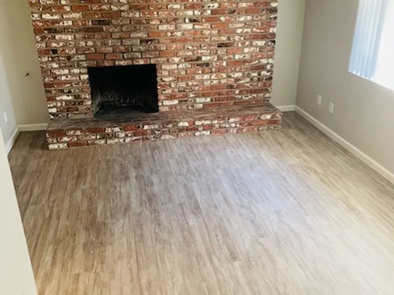 5324 Fairfax Rd — Photo 2