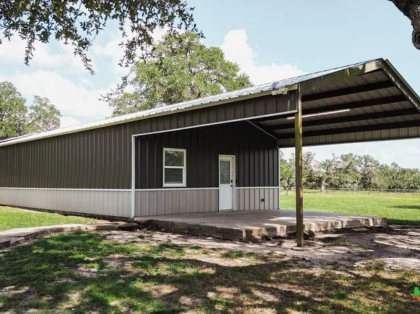 297 Moritz Rd, Meyersville, TX 77974