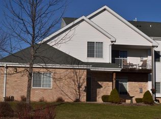 4242-4 Taylor Hbr E, Mount Pleasant, WI 53403