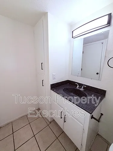 319 E Mohave Rd Photo 1