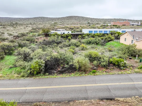 17124 E Roadrunner Rd, Mayer, AZ 86333