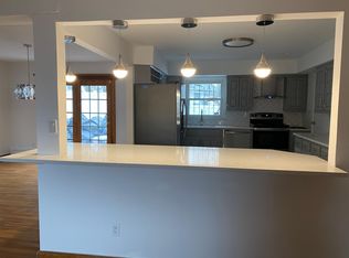 900 Edlu Ct, Valley Stream, NY 11580