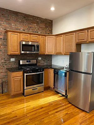 Rented by Georgine Podhorsky, LREB | media 2