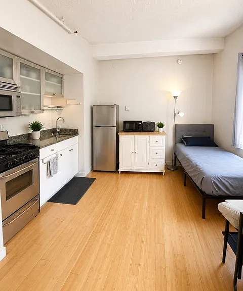 12 Stoneholm St #421 — Photo 2