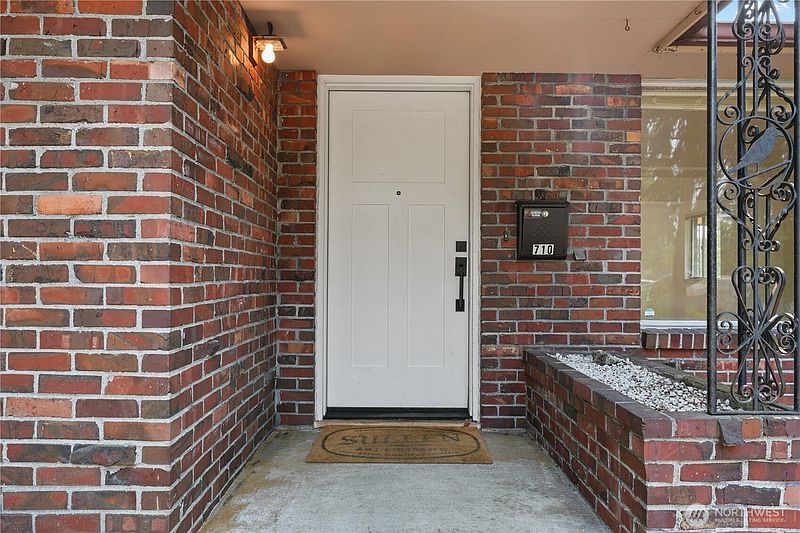 4th image of 710 Princeton Street