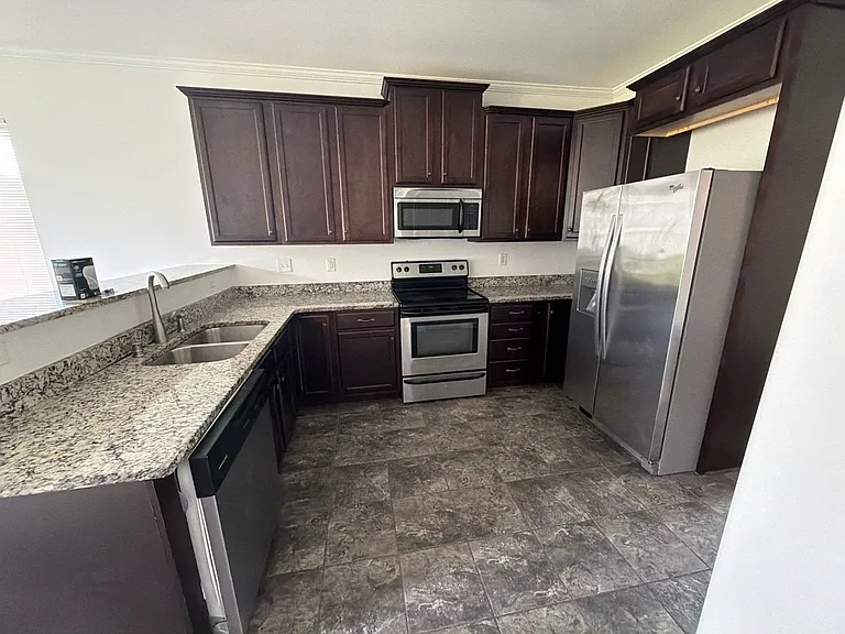 6839 Hare Pointe Dr — Photo 3