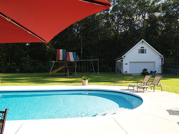 Detached Garage for Toys