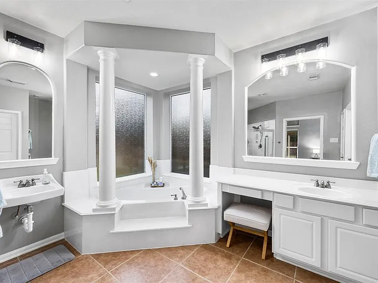 10822 Cornwall Ln — Photo 15