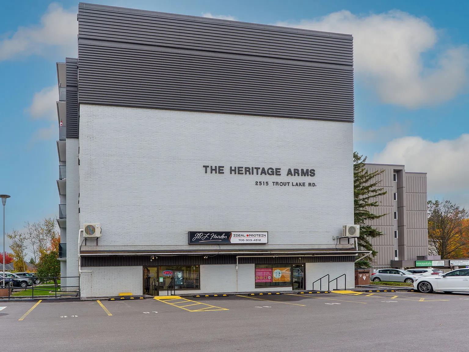The Heritage Arms Apartments — Photo 4
